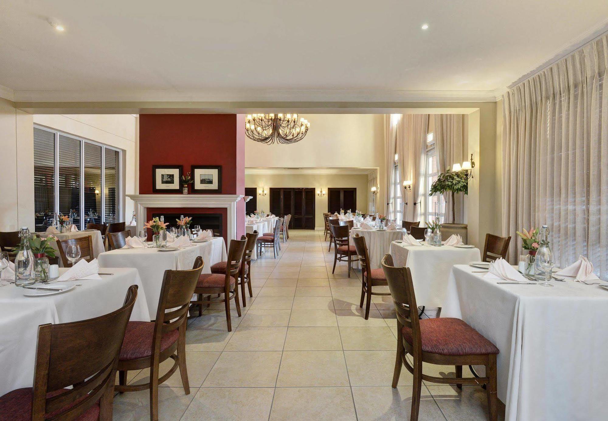 Protea Hotel By Marriott Mahikeng Exterior photo